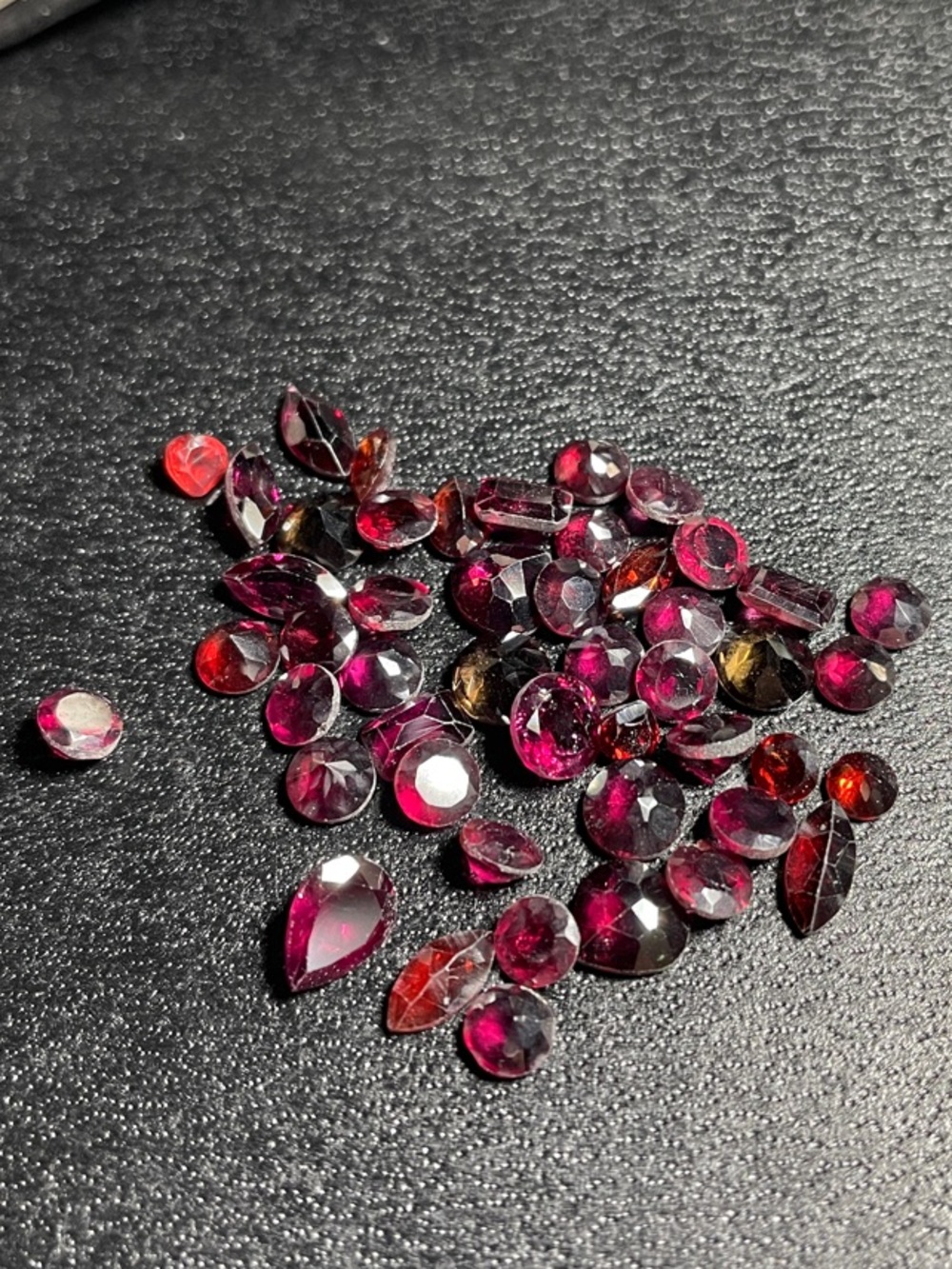 Loose Genuine Garnet Gemstones Various sizes for -Approx 33cts. Women's Jewelry
